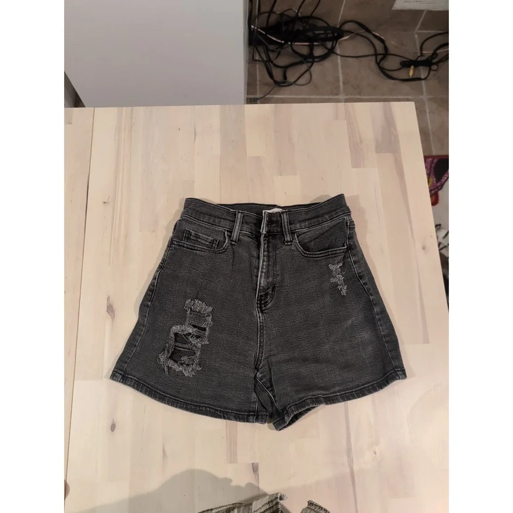 SO High Rise Boyfriend Midi Distressed Shorts Women's 1/25W Black‎